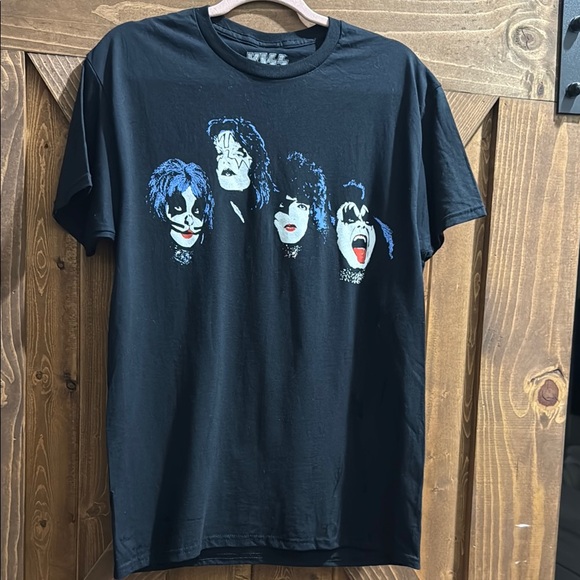Tops - NWOT KISS band tee